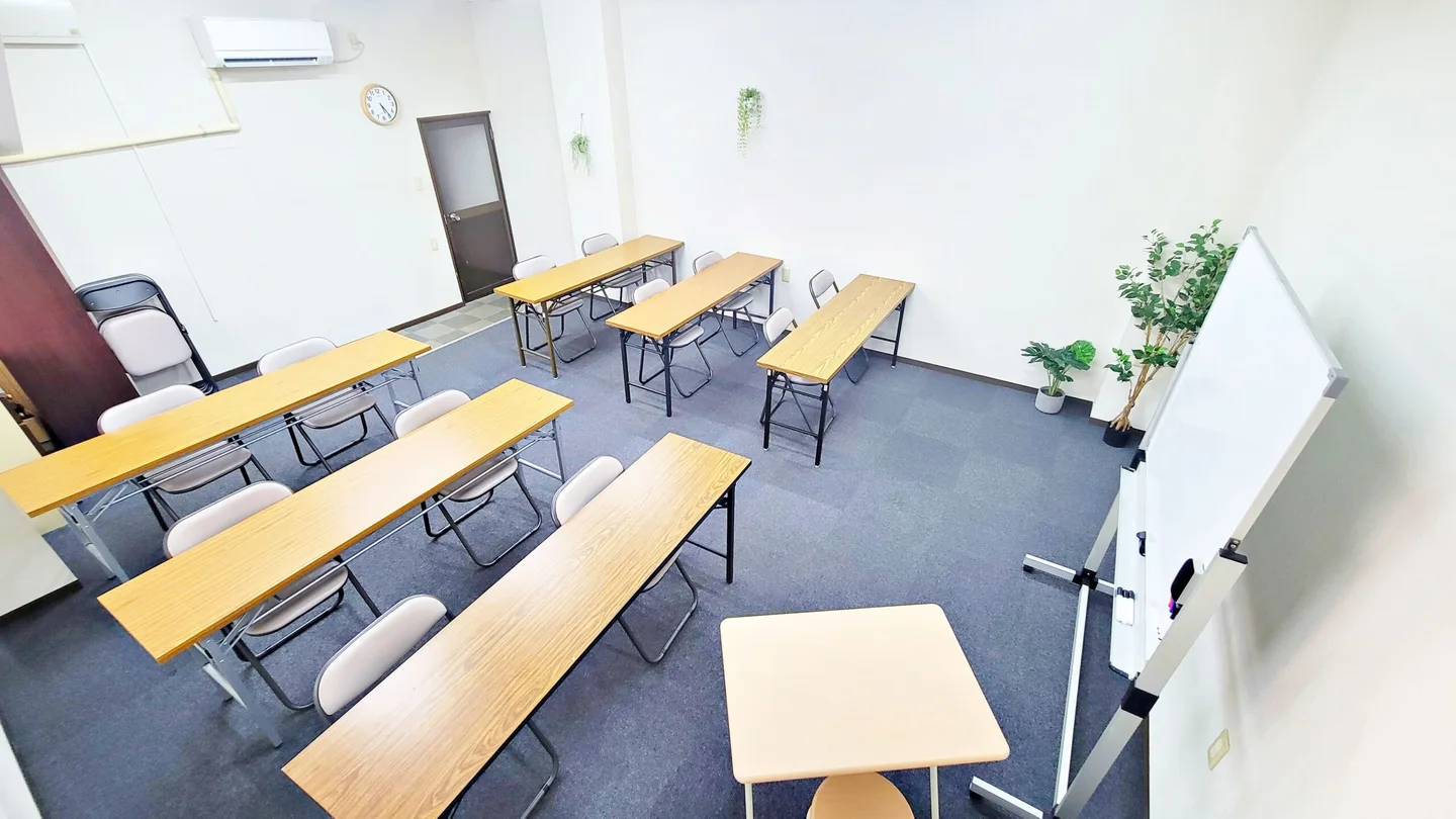 姉妹店 カリマ富山駅前の室内